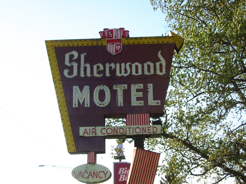 Sherwood Motel - May 2002 Sign